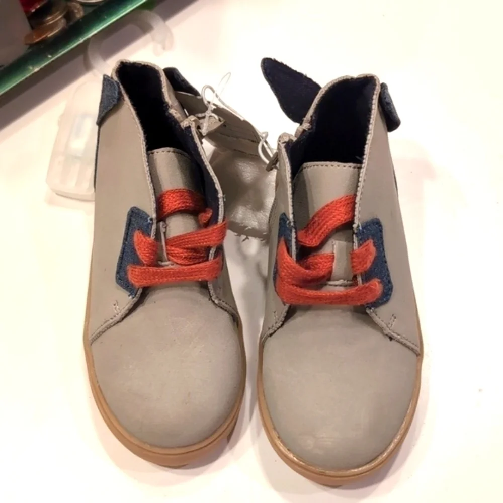 OshKosh NWT Size 9 Tan Denim Casual Boys Shoes
